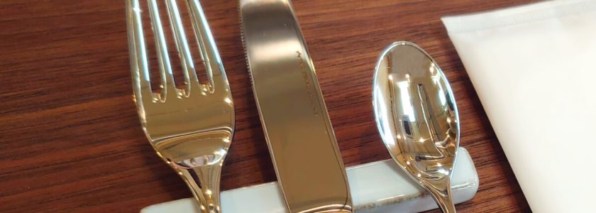 大人の女性が知っておきたいテーブルマナーの基本